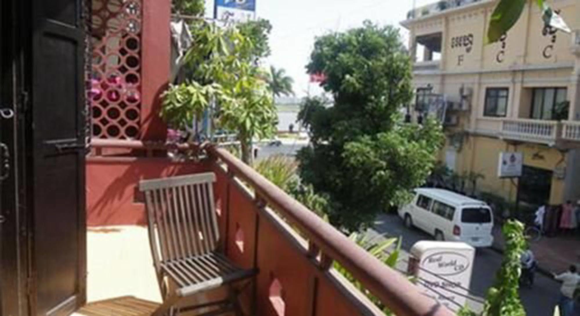 Sovanphum Guesthouse And Restaurant Phnom Penh Dış mekan fotoğraf
